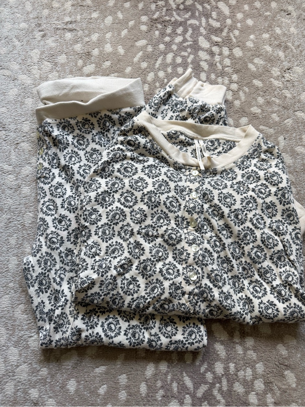 Anthropologie Women’s Cream and Black Pattern Pajama Set